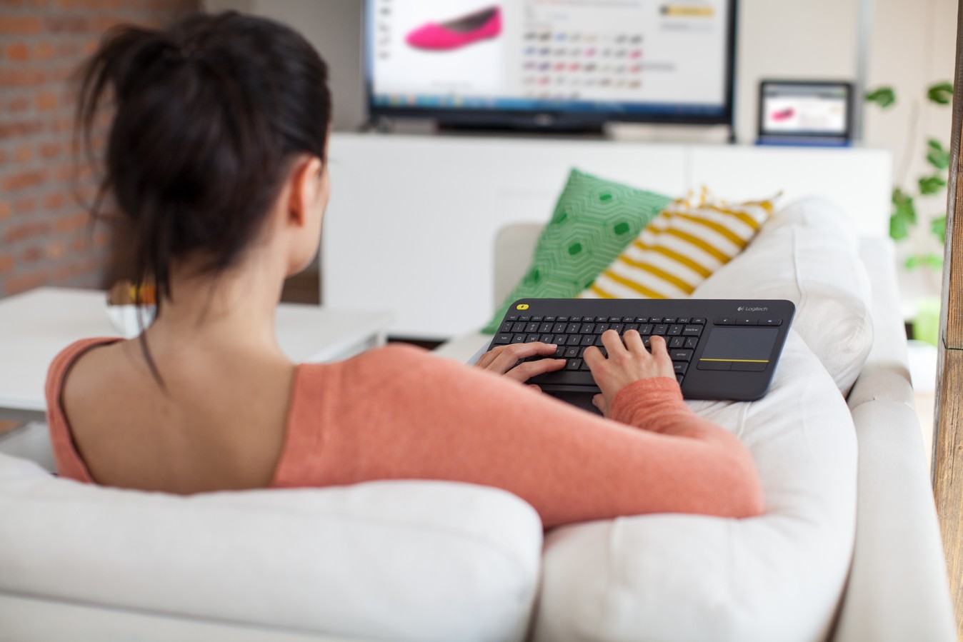 Logitech_K400_Plus_19