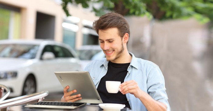 1444377129_Sat_Click10_lifestyle_people1