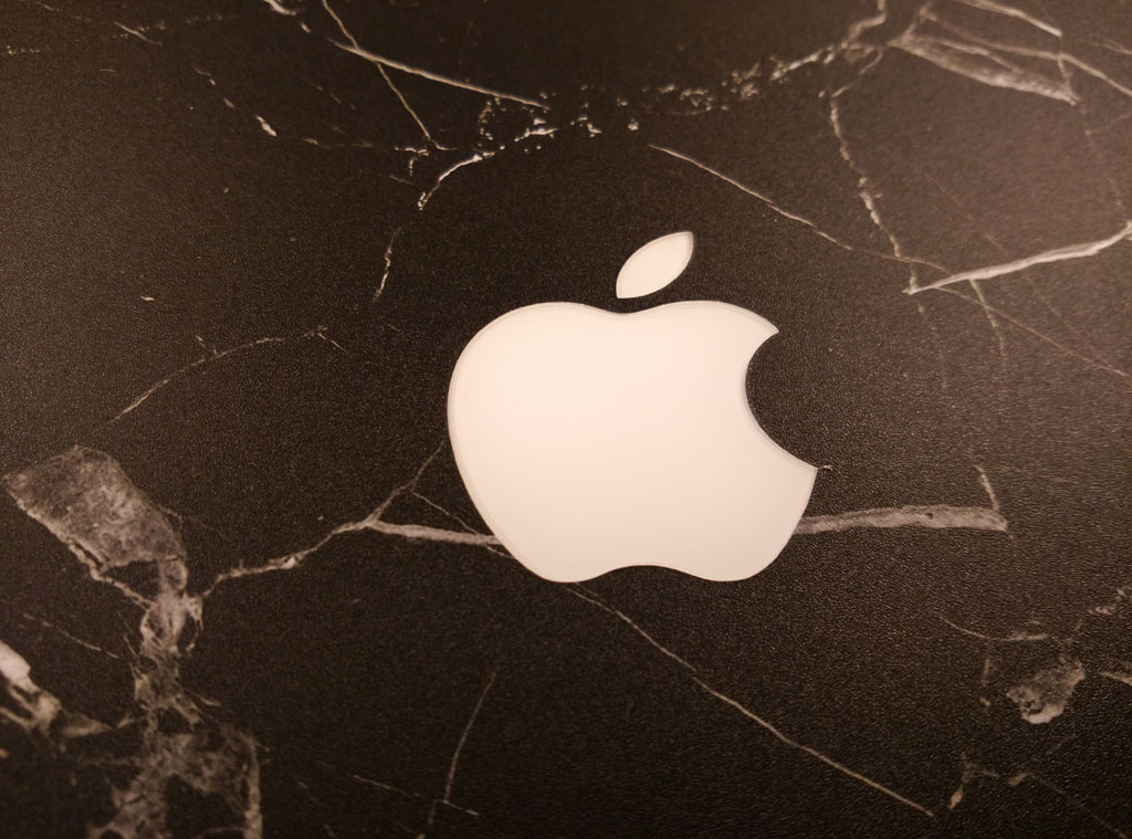 Macbook_air_kaplama_Vinil_kaplama_ust_elma